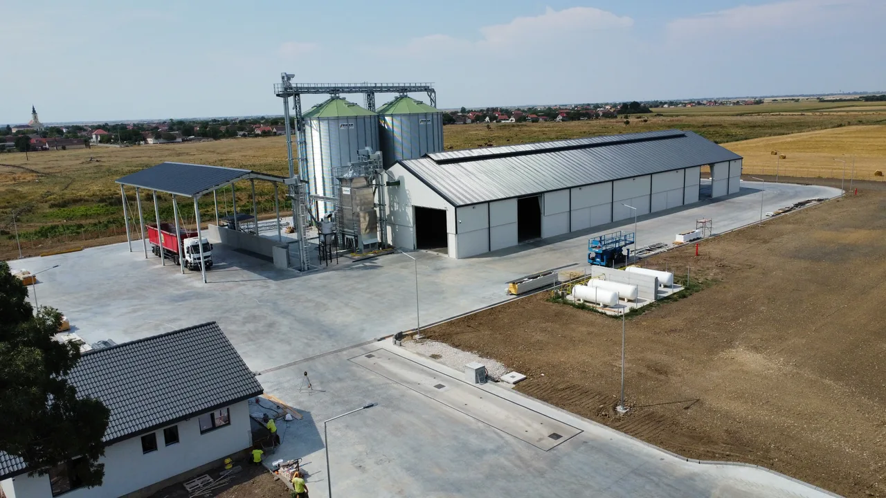 Agricultural facility with a building, silos and concrete yards from the Beavers portfolio