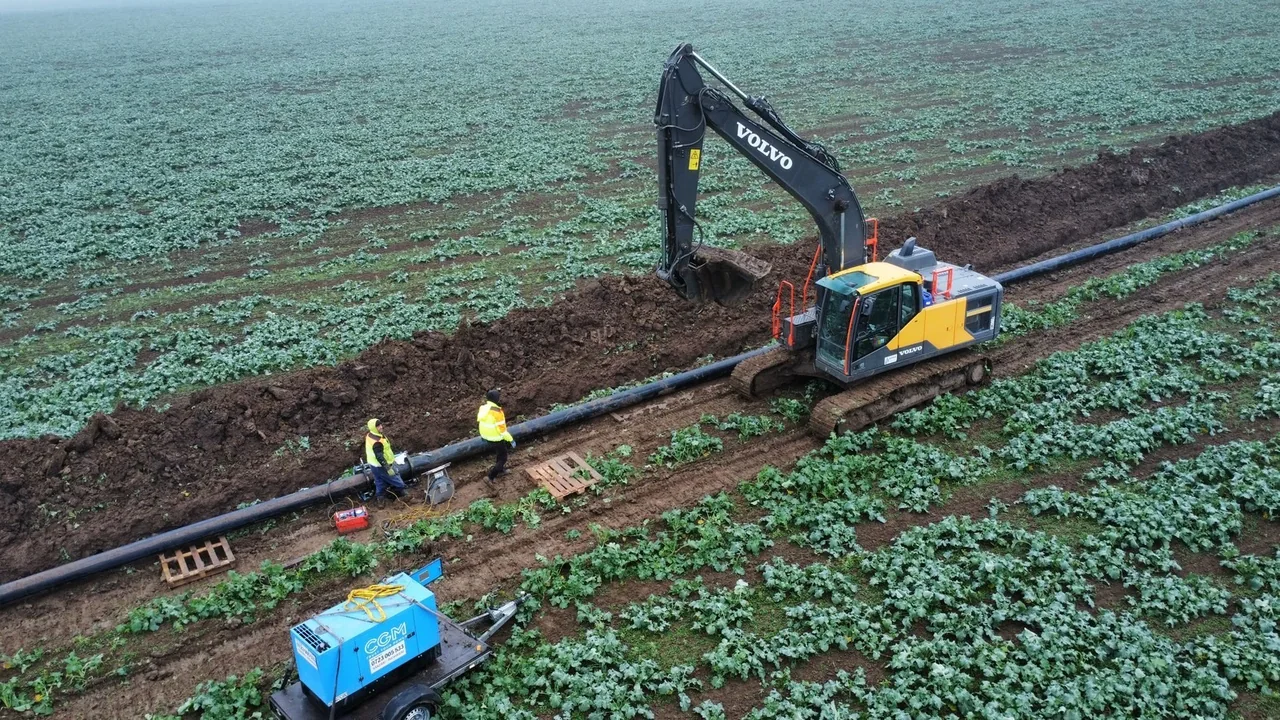 Bau des erdverlegten Bewässerungsnetzes für die Heidelbeerplantage KC Berry