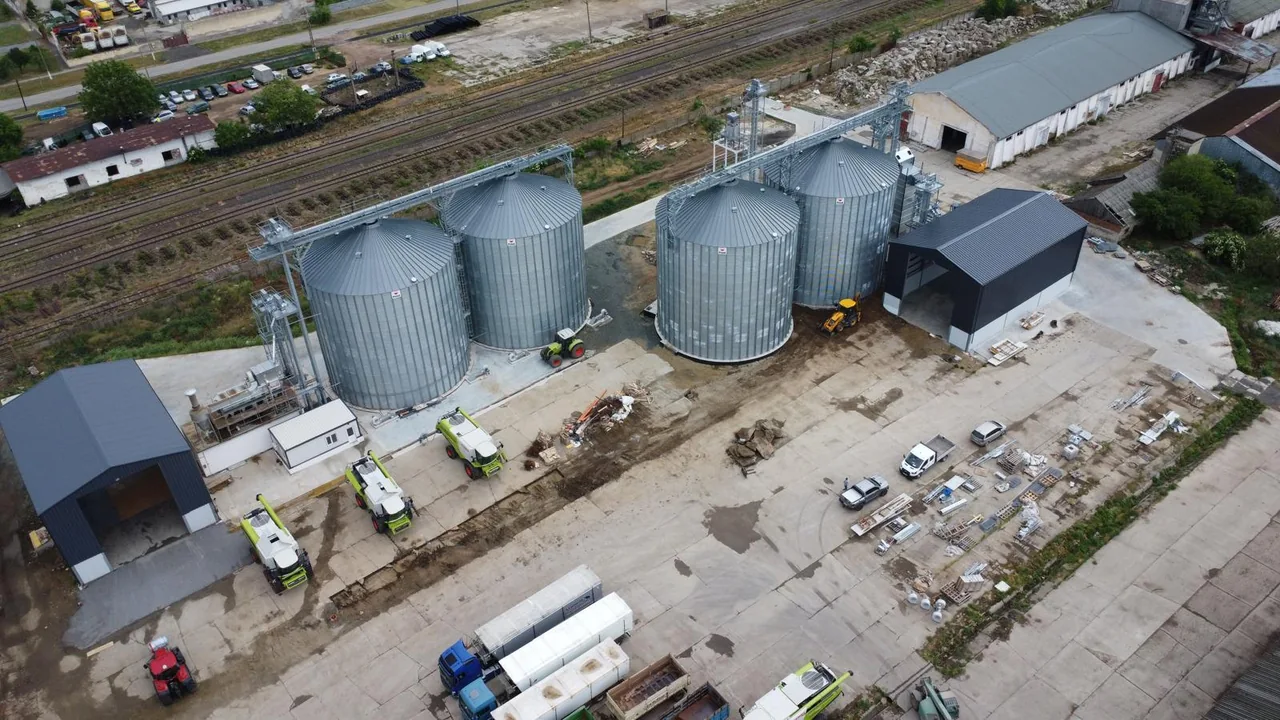 Privé facility: construction by Beavers, without silo installation