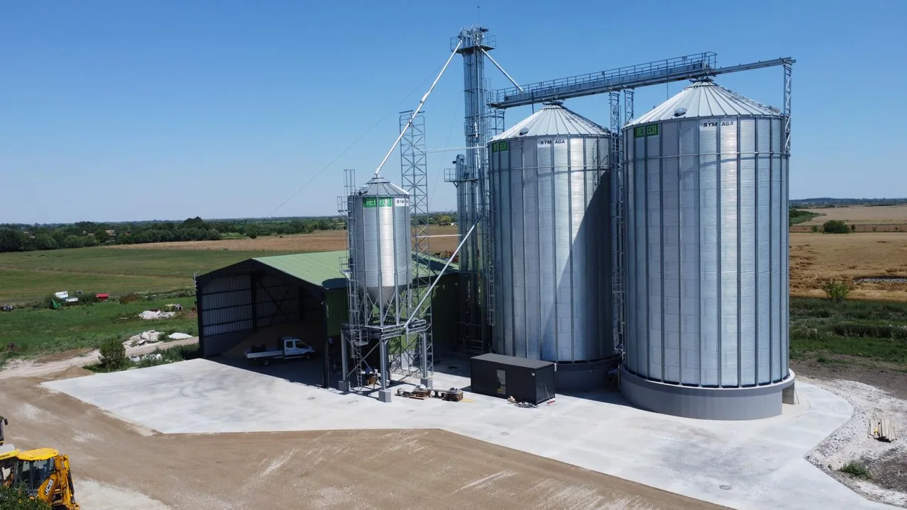 Hetech silos and building from Beavers installation experience